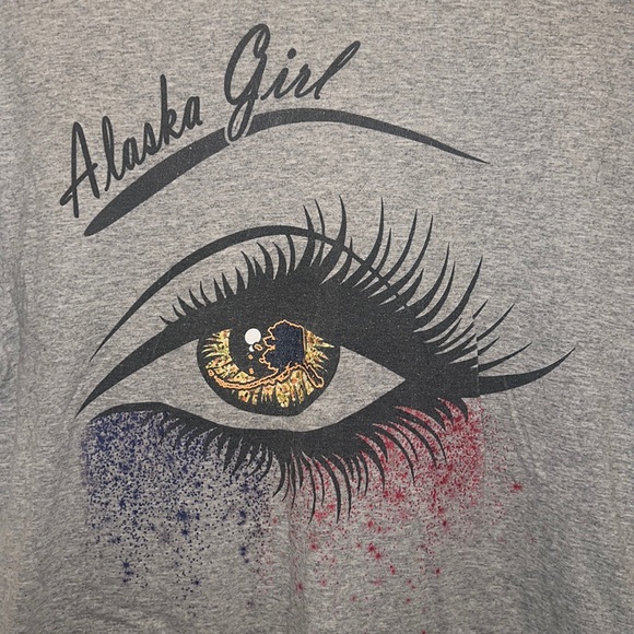 Alaska Girl Print MEDIUM Top - Picture 3 of 6